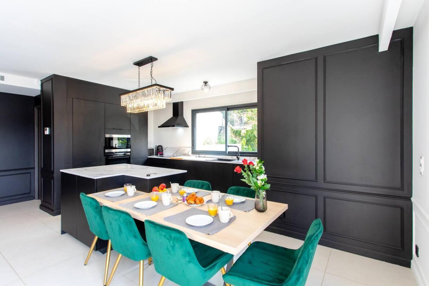 Modern Super-cannes Heated Pool, Parking, Clim, 7 Min To Cannes Villa