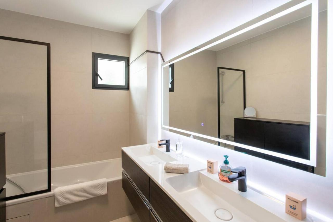 Modern Super-cannes Heated Pool, Parking, Clim, 7 Min To Cannes Villa *