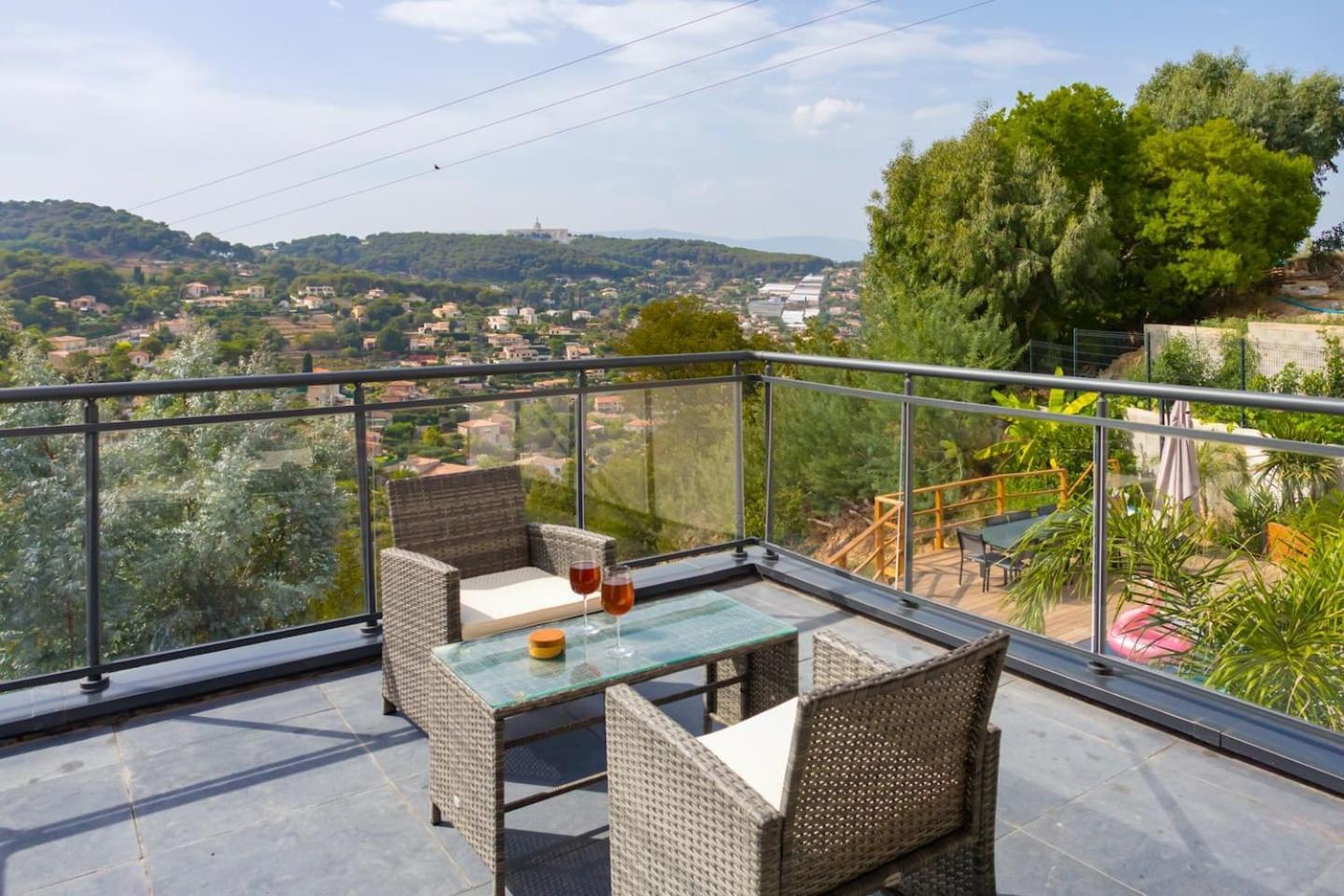 Modern Super-cannes Heated Pool, Parking, Clim, 7 Min To Cannes Villa *